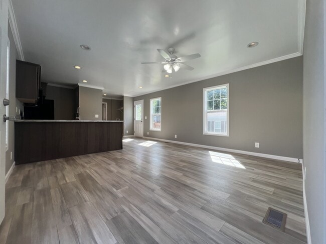 Building Photo - 71 W Sourwood Dr