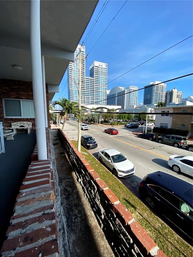 Building Photo - 305 69th St