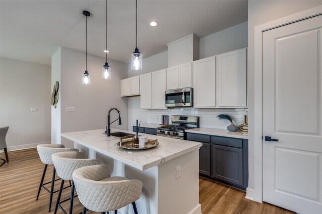 Building Photo - 13131 Perennial Spgs Dr