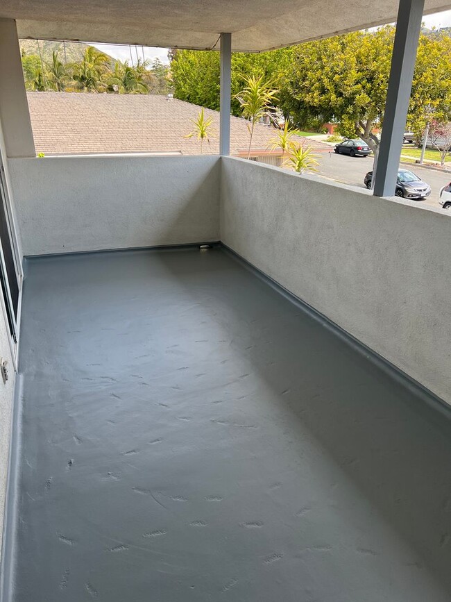 Building Photo - Just For You! Midtown Ventura prime location!