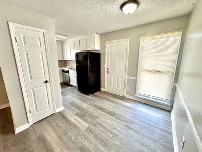 Building Photo - 4425 Torrance Dr NW