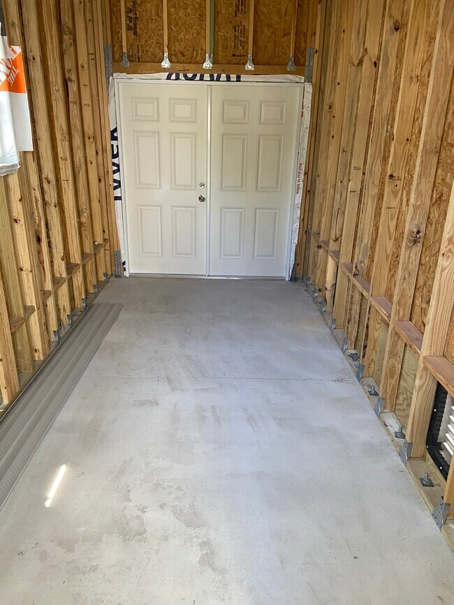 Building Photo - 435 Cary Ln