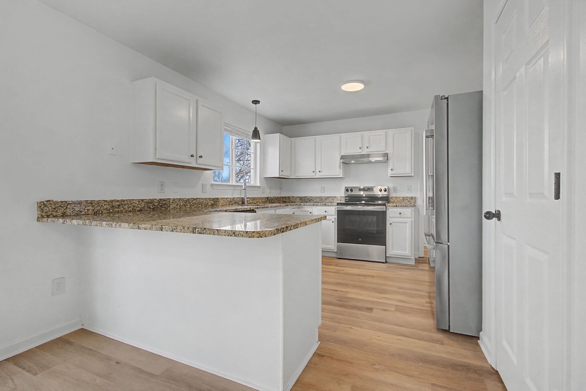 Building Photo - 2932 Burtonwood Dr