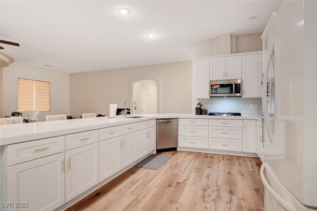 Building Photo - 10720 Elm Ridge Ave