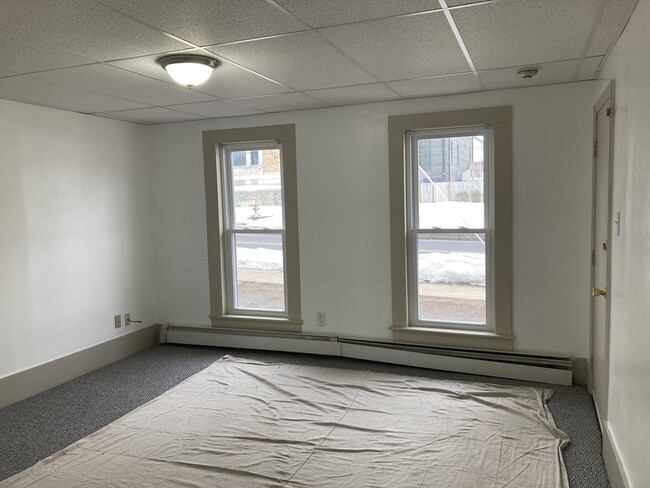 Building Photo - 32 W Main St