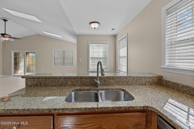 Building Photo - 100 Iverson Ln