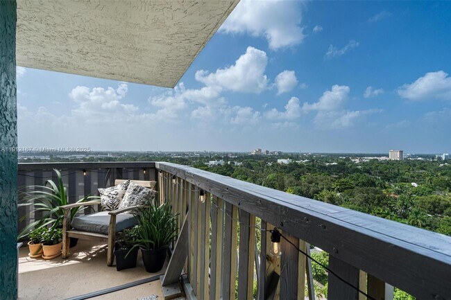 Building Photo - 780 NE 69th St