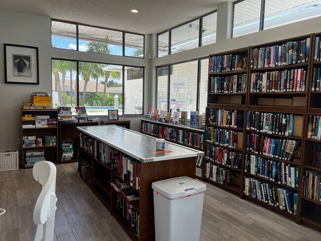 Building Photo - 3bd/2ba, double carport; Heron Lakes Association