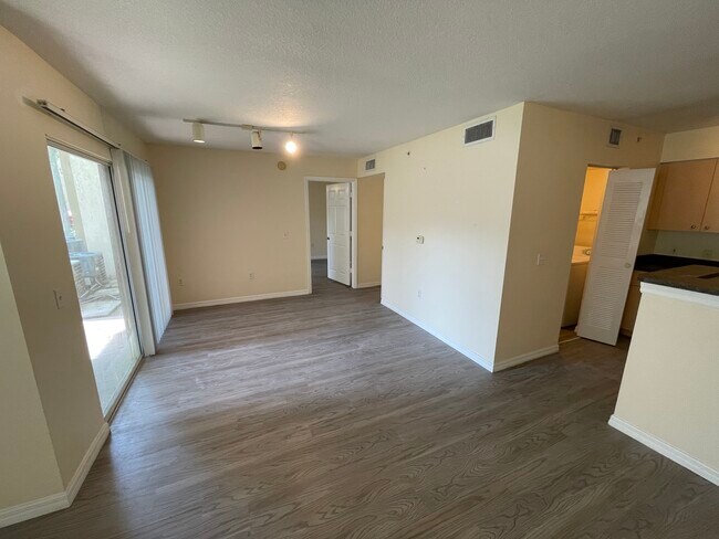 Building Photo - 4220 San Marino Blvd