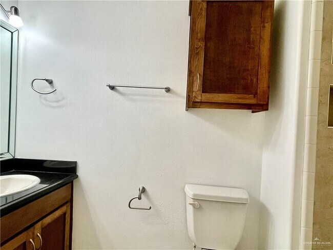 Building Photo - 16 Mimosa St