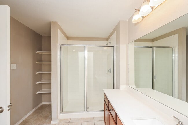 Building Photo - 806 Platinum Dr