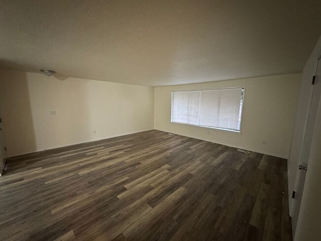 Building Photo - 306 S 20th St