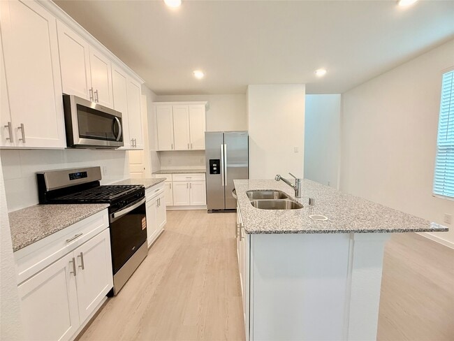 Building Photo - 24657 Monarch Forest Dr