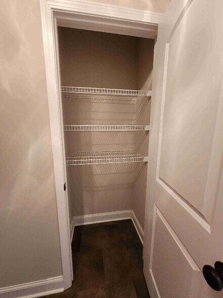 Building Photo - 429 St Cloud Ct