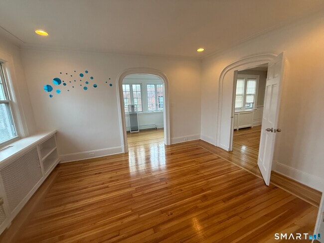 Building Photo - 293 Beechmont Ave