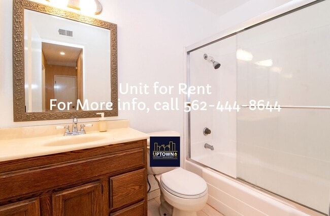 Building Photo - Townhome - 3 Bedrooms-2 Baths - Santa Ana