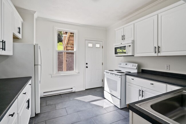 Building Photo - 348-350 Wyoming Street