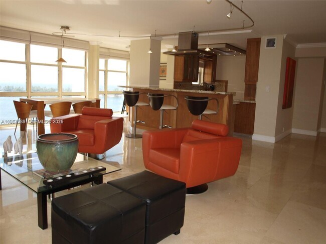 Building Photo - 1901 Brickell Ave