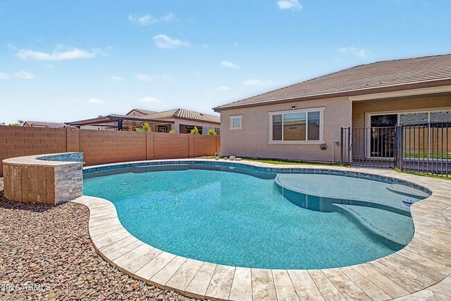Building Photo - 7646 W Desert Spoon Dr