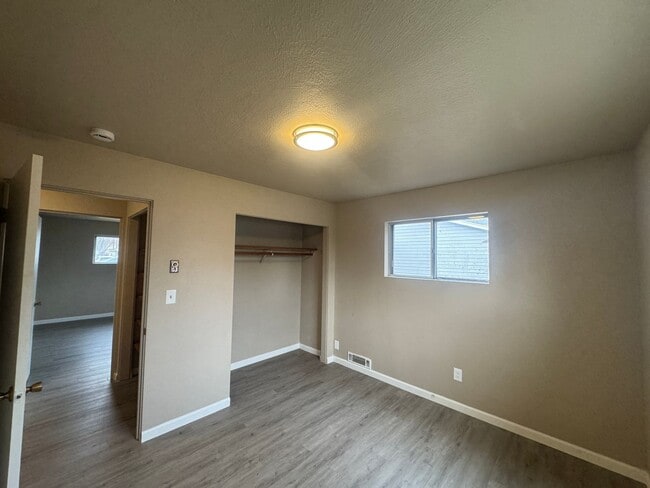 Building Photo - 1407 S 20th Ave