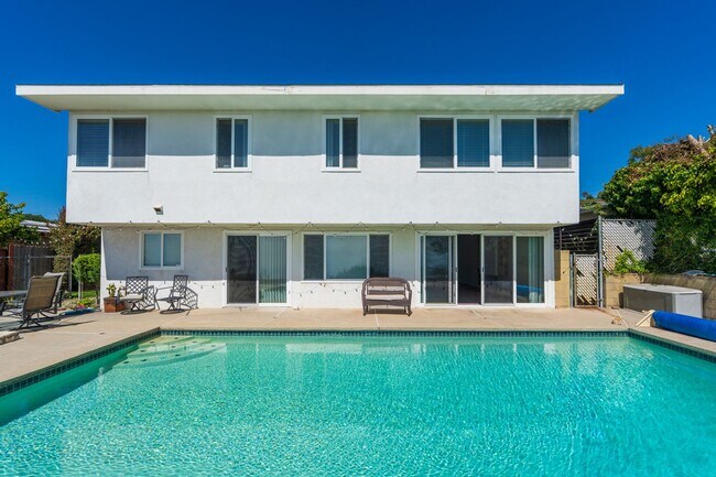 Building Photo - Beautiful Ocean View with pool
