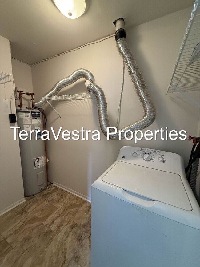 Building Photo - 162 Willow Turn