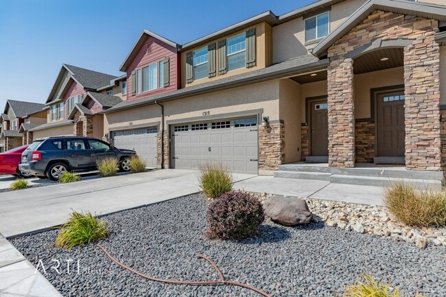 Primary Photo - 1317 SilverCrest Dr
