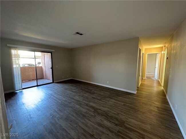 Building Photo - 3151 N Soaring Gulls Dr