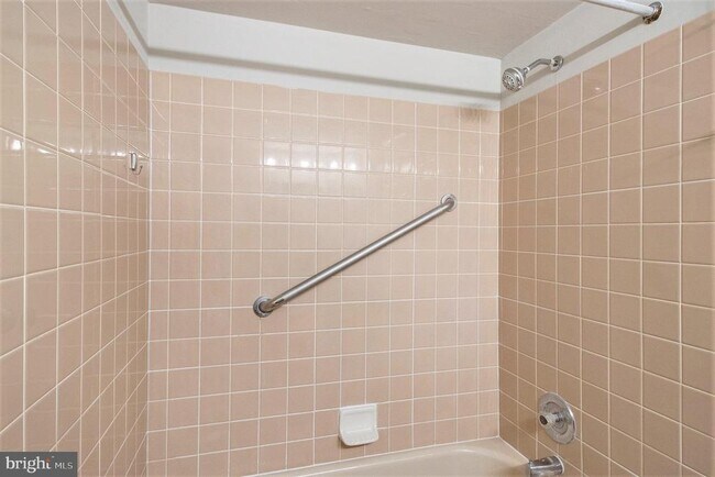 Building Photo - 1807 Mountainview Dr