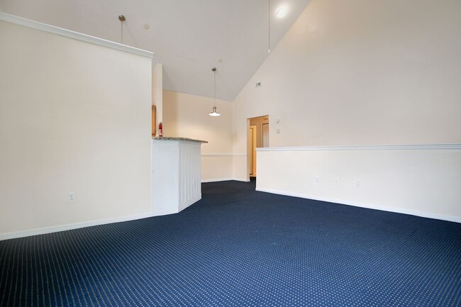 Building Photo - Runaway Beach Condo now available!