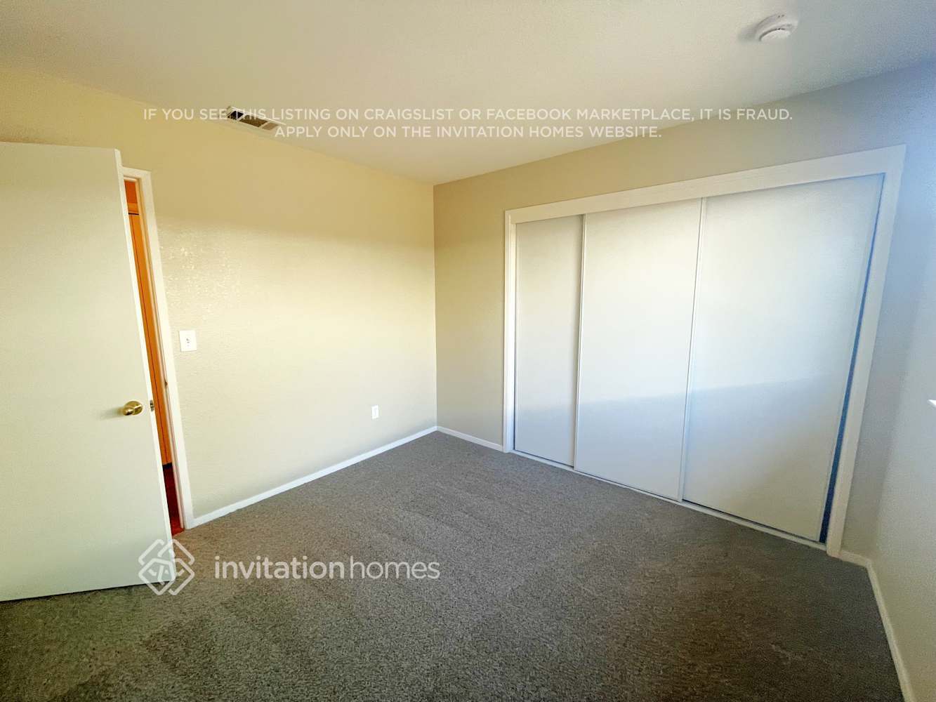 Building Photo - 303 Hampshire Ct