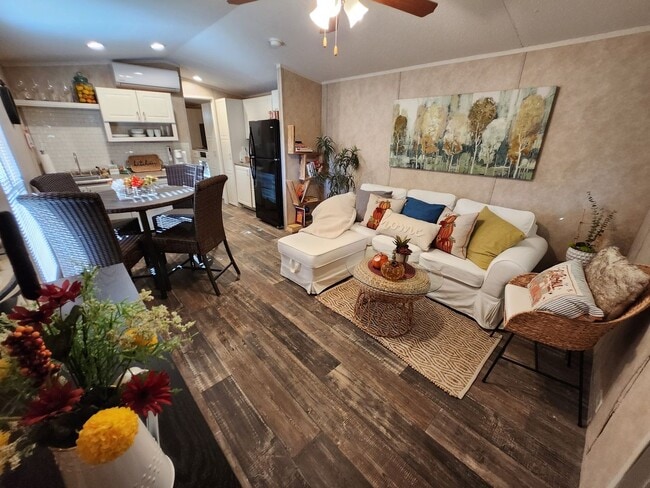 Building Photo - Charming 1BR House in Austell