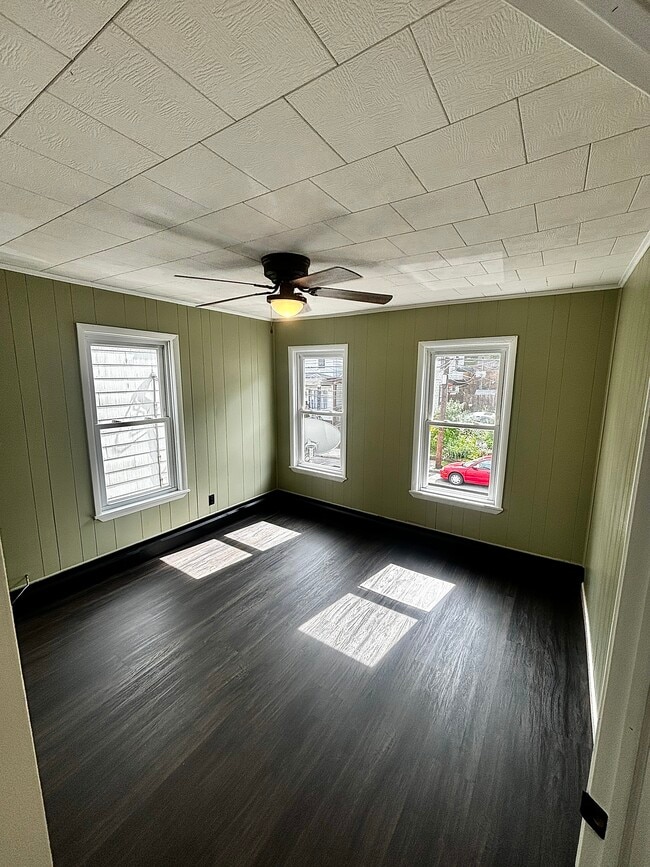 Building Photo - 84 N Berne St
