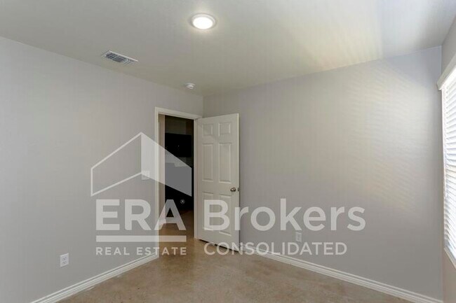 Building Photo - 2328 Duntov Dr