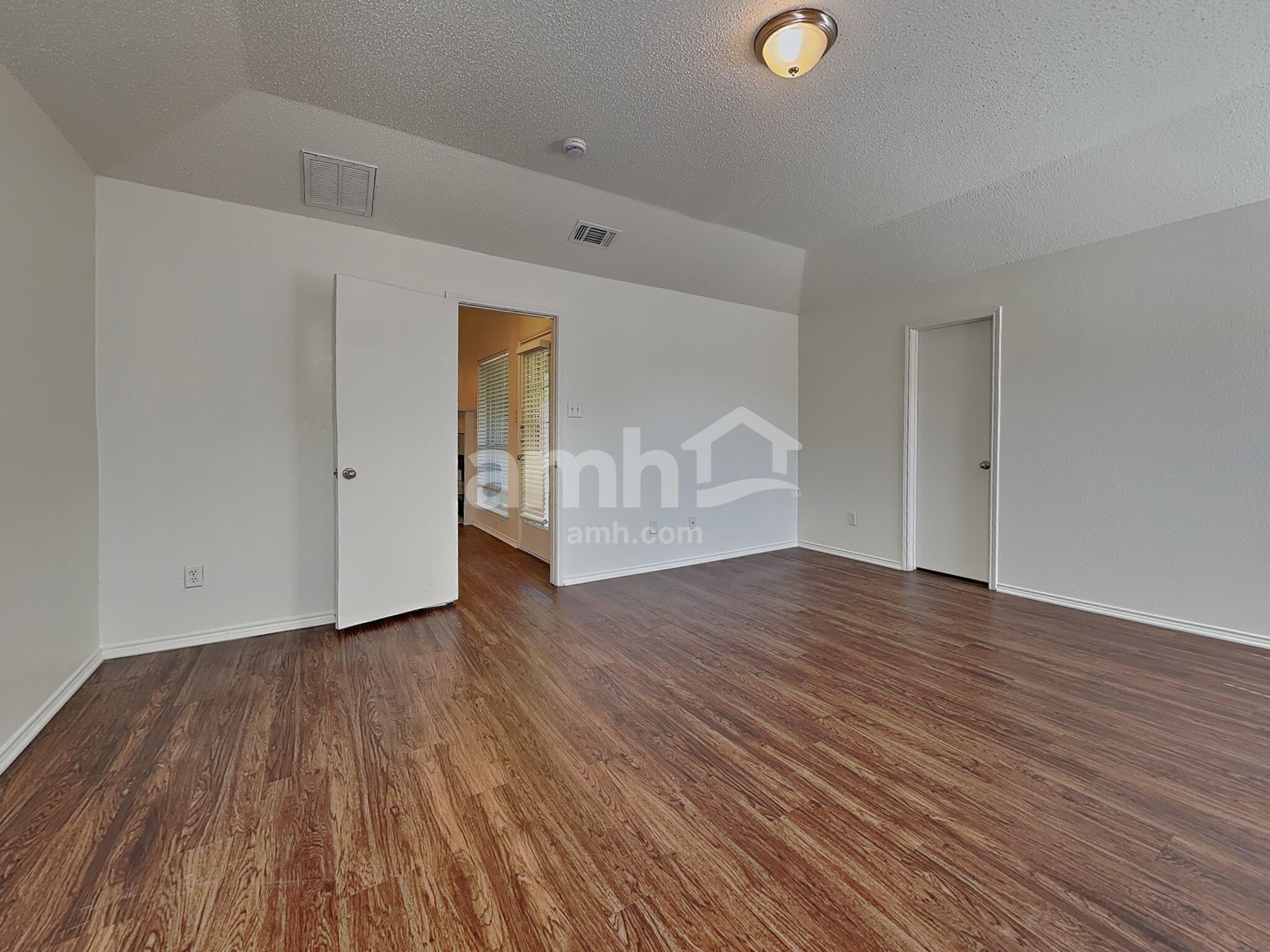 Building Photo - 818 La Sierra Ct