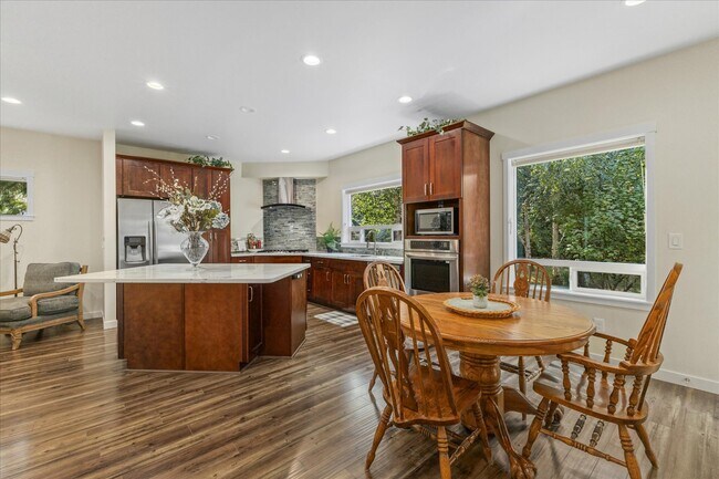 GREAT ROOM - 323 3rd Pl NW