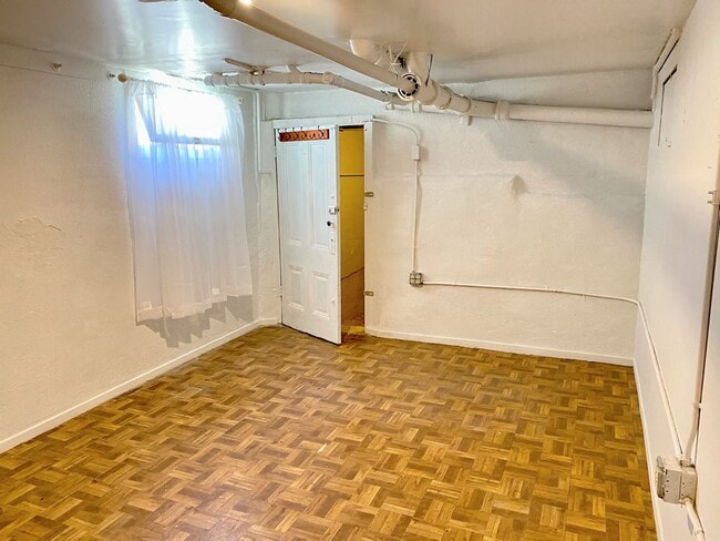 Building Photo - 108 Witmer St