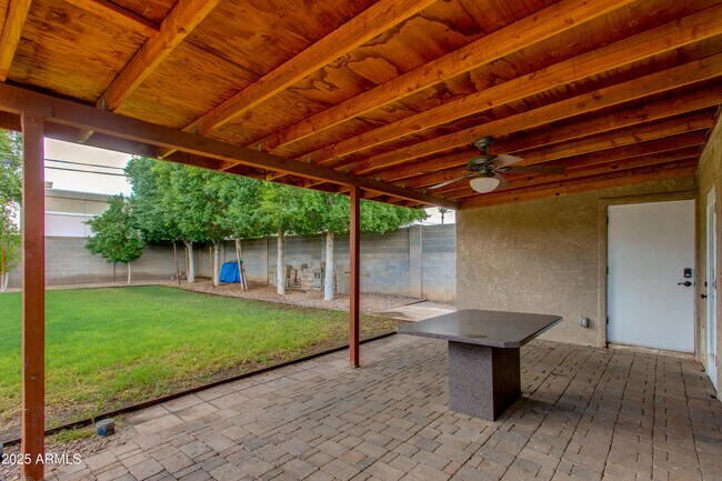 Building Photo - 4115 N 42nd Pl