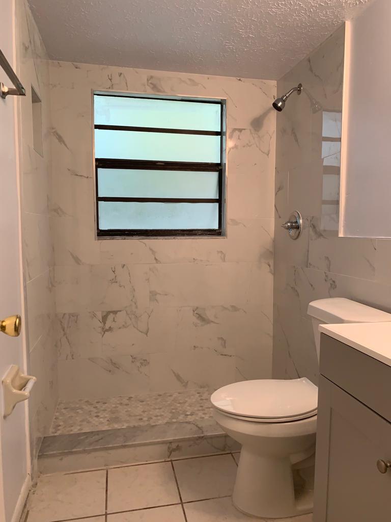 Building Photo - 9905 N Myrtle St