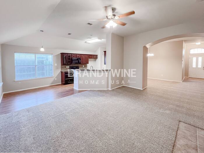 Building Photo - 806 Christine Dr