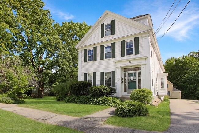 Building Photo - 35 Souhegan St