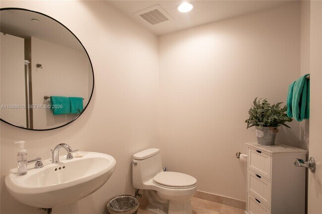 Building Photo - 1830 S Ocean Dr