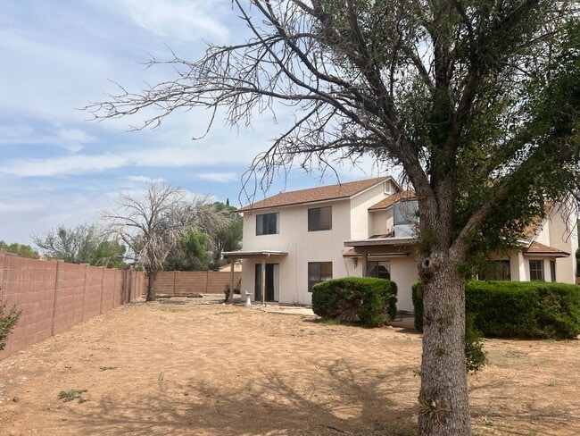 Building Photo - 2340 S Iris Dr