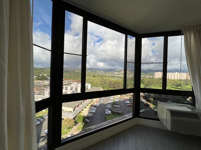 Building Photo - 5070 Likini St
