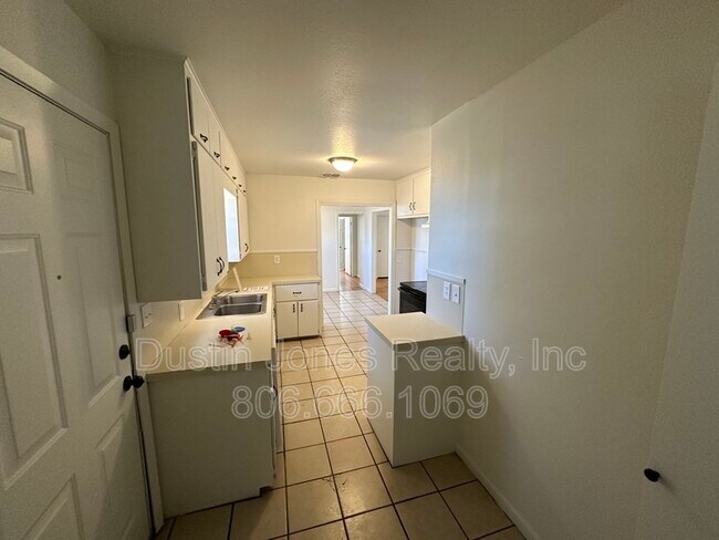 Building Photo - 1516 37th St