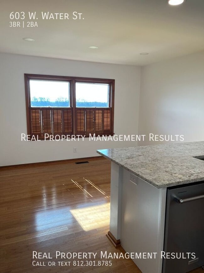 Building Photo - 603 W Water St