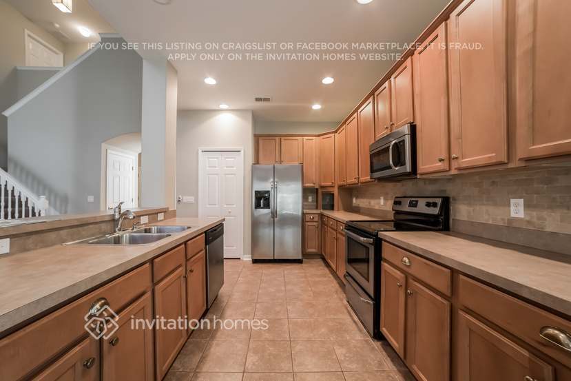 Building Photo - 14020 Eden Isle Blvd