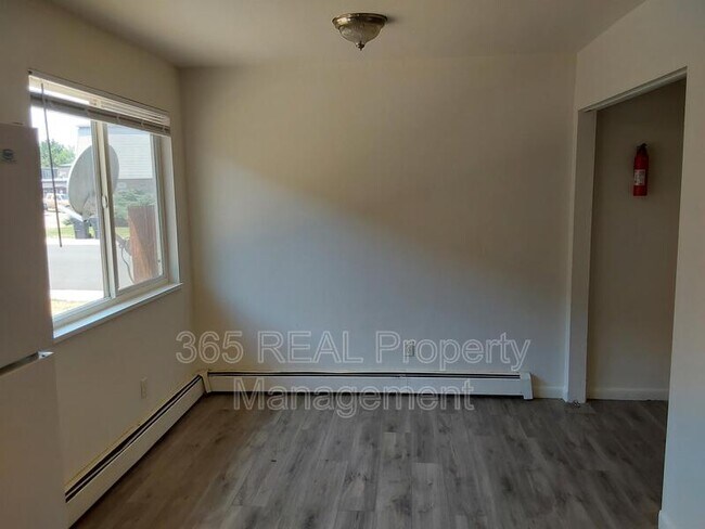 Building Photo - 706 37th Ave