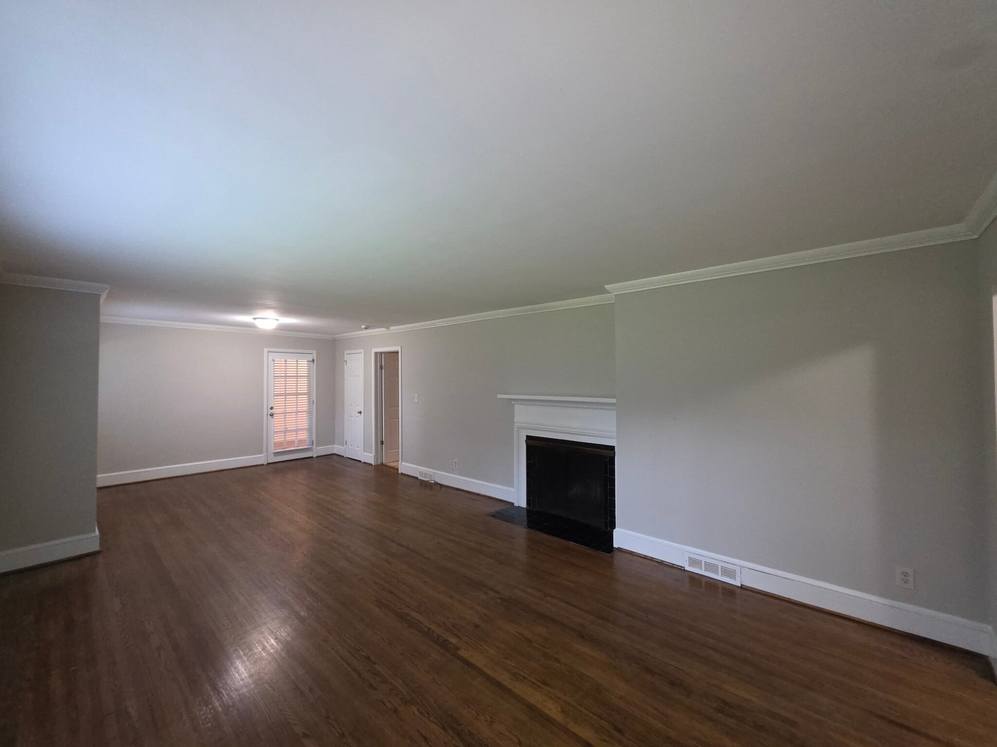 Building Photo - 4134 Sheridan Dr