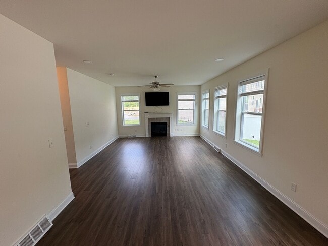 Building Photo - Charming 4 bedroom 3 bath in Ballston Lake #